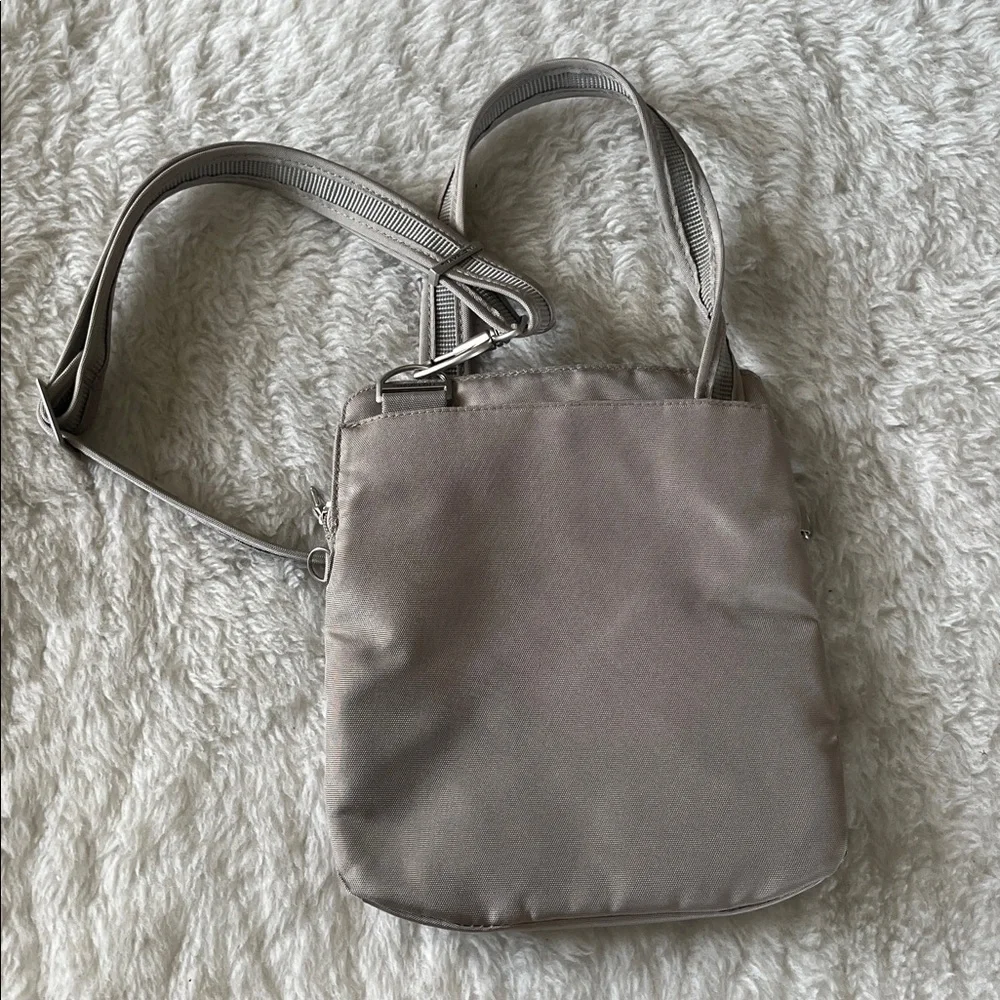 Travelon Anti-Theft Classic Slim Crossbody Taupe Grey Beige north south RFID - Picture 2 of 11